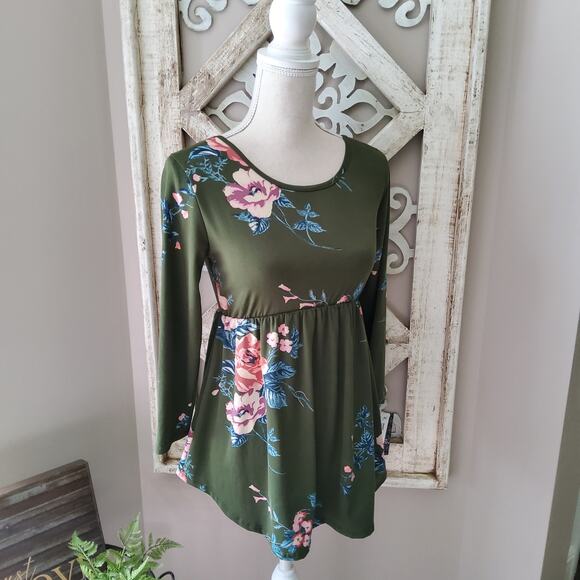 Due Time Maternity 3/4 Sleeve Cross Back Tunic Blouse Top in Floral Olive Green - Picture 1 of 7